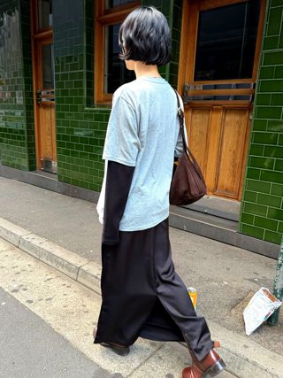 灰色