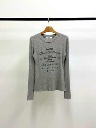 灰色