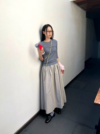灰色