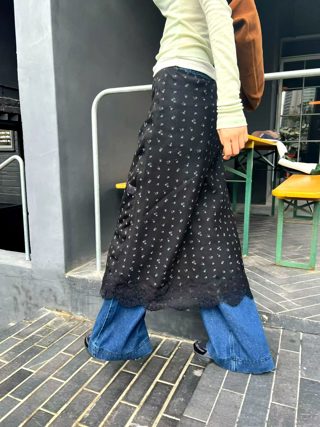黑色