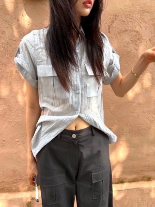灰色