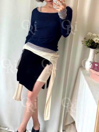深蓝色