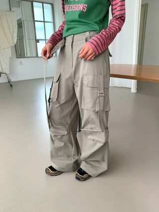 灰色