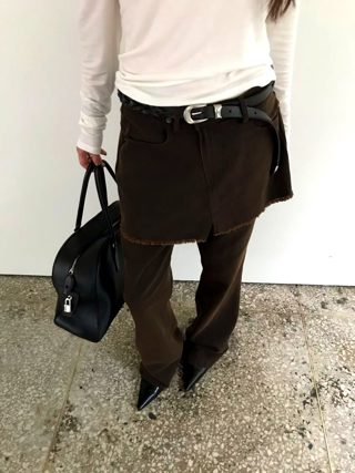 深棕色