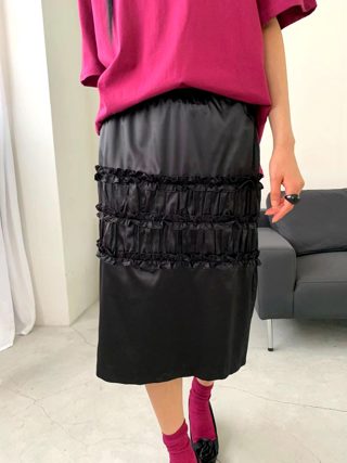 黑色