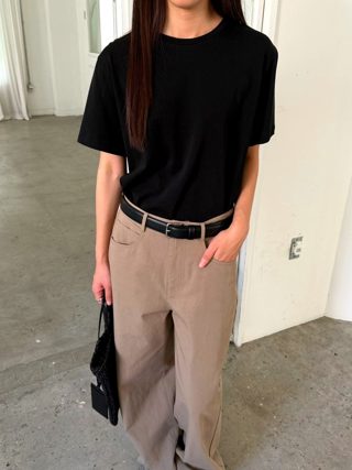 黑色