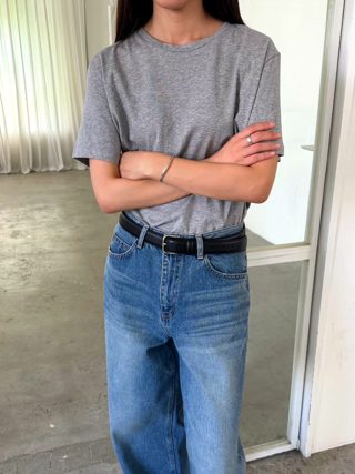 灰色