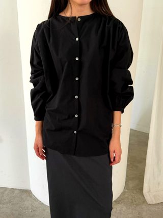 黑色