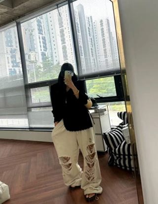 黑色