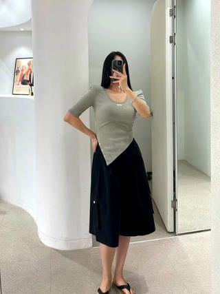 灰色