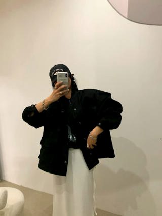 黑色