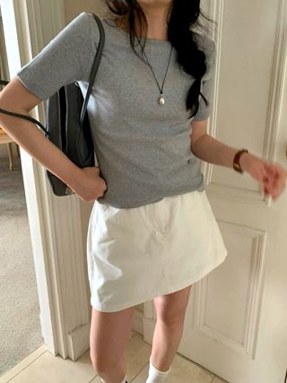 灰色