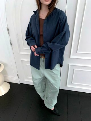 深蓝色