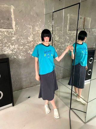 蓝色