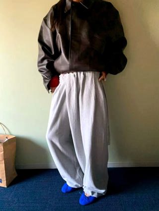 灰色