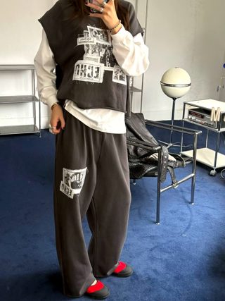 灰色