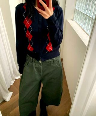 深蓝色