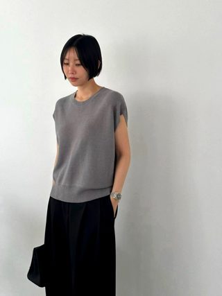 灰色