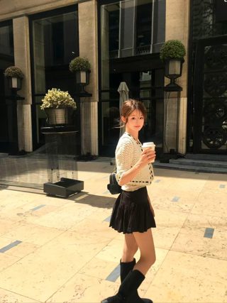 黑色