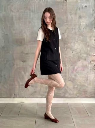 黑色
