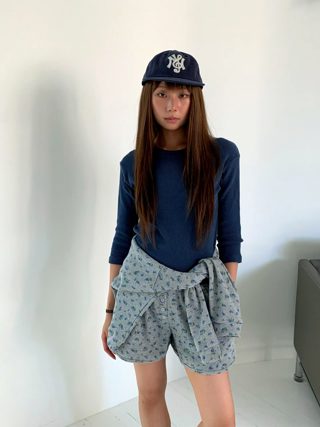 蓝色