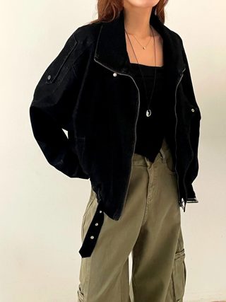 黑色