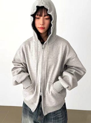 灰色