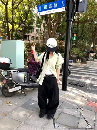灰色