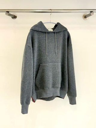 灰色