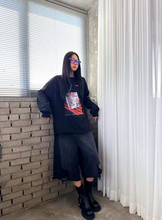 黑色