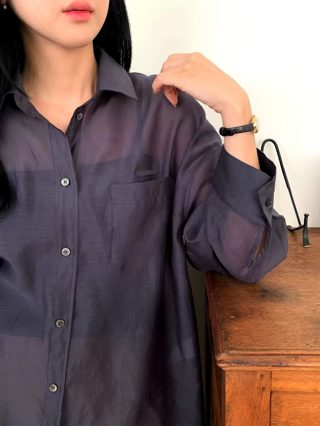 深蓝色
