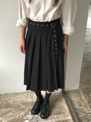 黑色