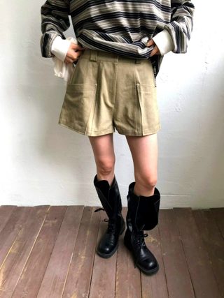 卡其色
