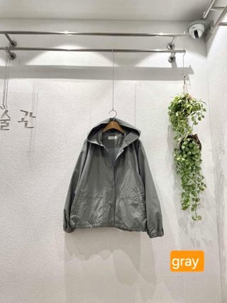灰色