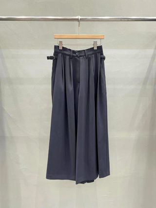 灰色