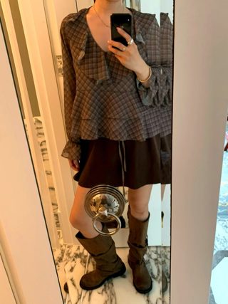黑色