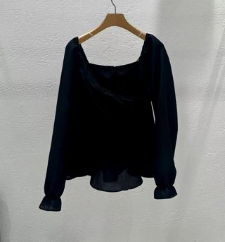 黑色