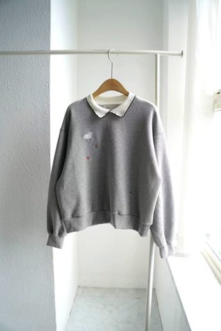 灰色