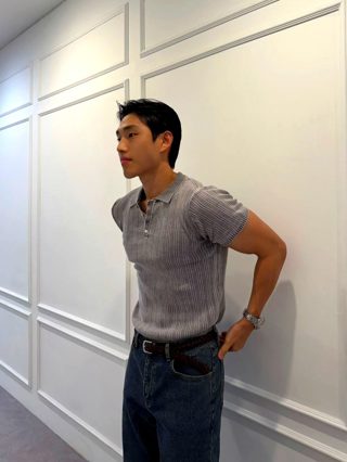 灰色
