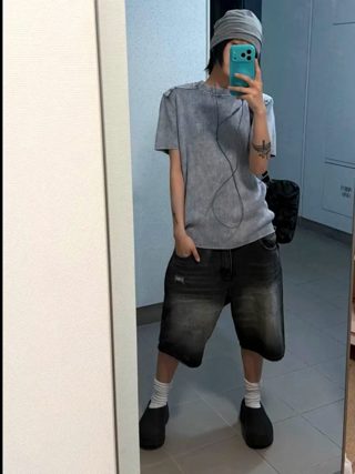 灰色