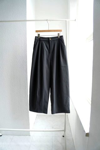 黑色
