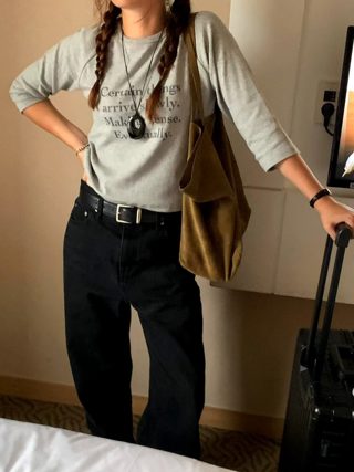 灰色