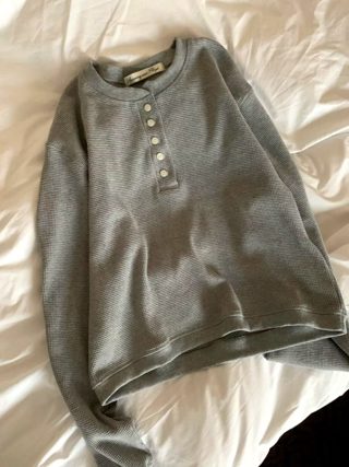 灰色