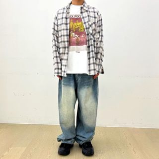 灰色