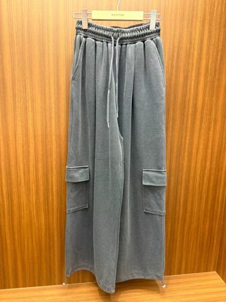 灰色