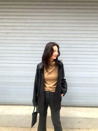 黑色