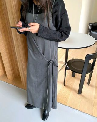 灰色
