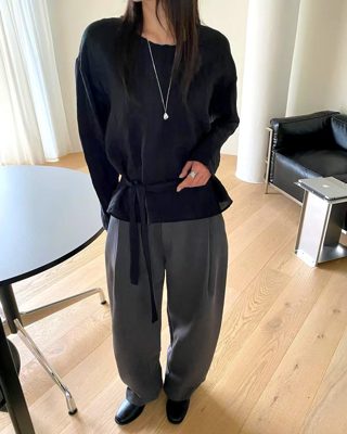 黑色