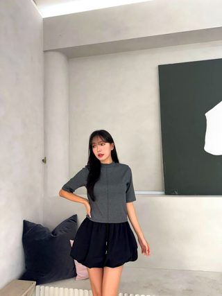 黑色