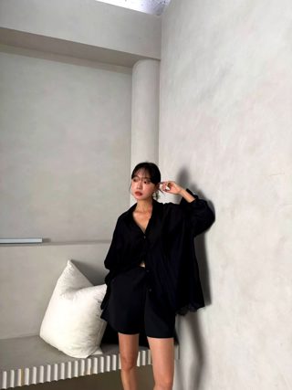 黑色